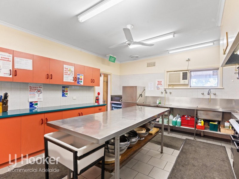 8 Centre Parade, Enfield SA 5085