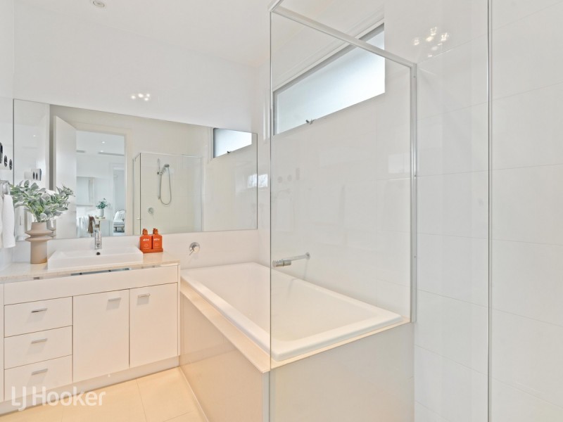 20 Peroomba Avenue, Kensington Gardens SA 5068