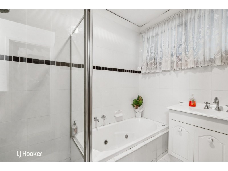 61 Far View Crescent, Ridgehaven SA 5097