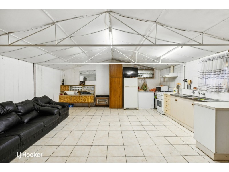 61 Far View Crescent, Ridgehaven SA 5097