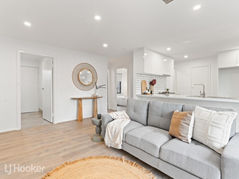 10 Snowy Drive, Valley View SA 5093