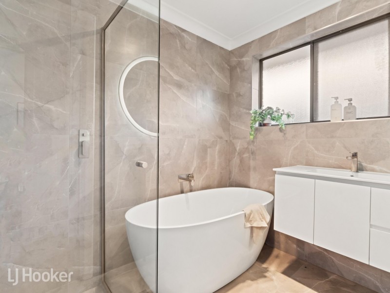 10 Snowy Drive, Valley View SA 5093