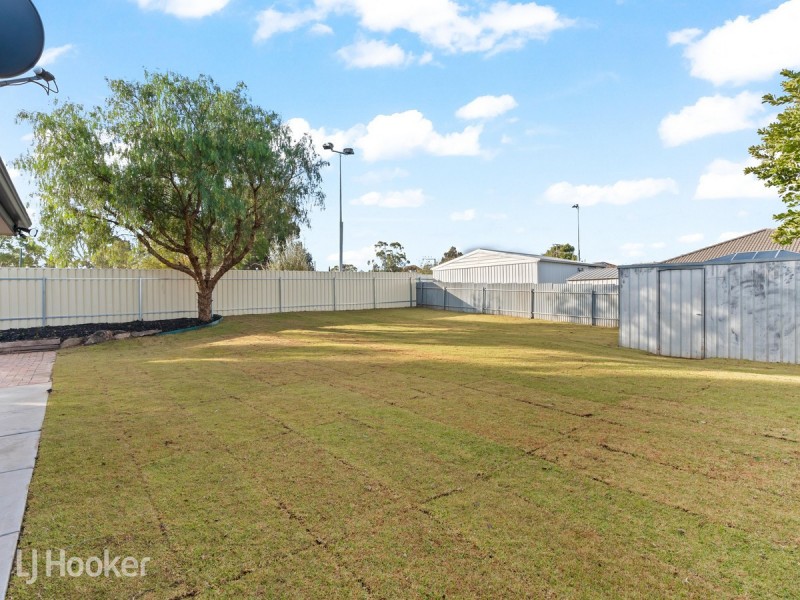 10 Snowy Drive, Valley View SA 5093