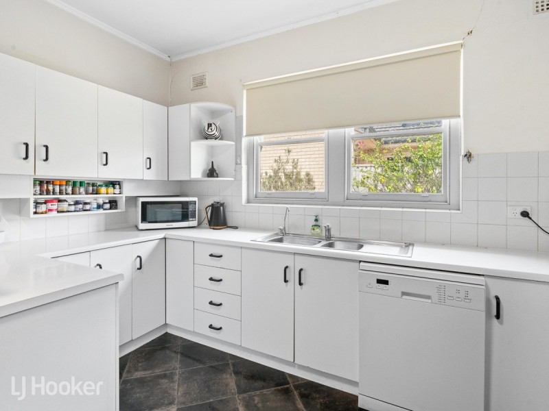 22 Selbourne Avenue, Rostrevor SA 5073