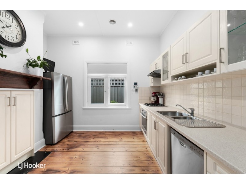 2 Dinwoodie Avenue, Clarence Gardens SA 5039