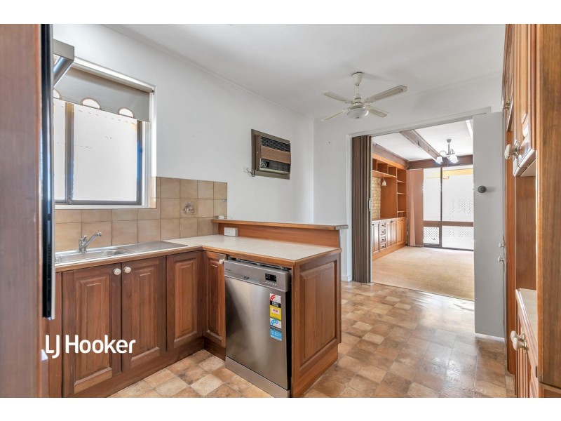 6 Coleridge Crescent, Clearview SA 5085