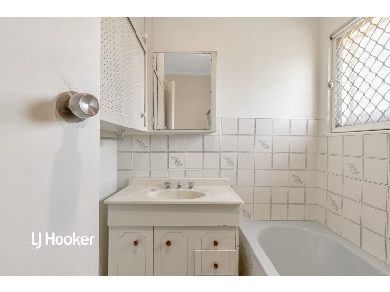 6 Coleridge Crescent, Clearview SA 5085