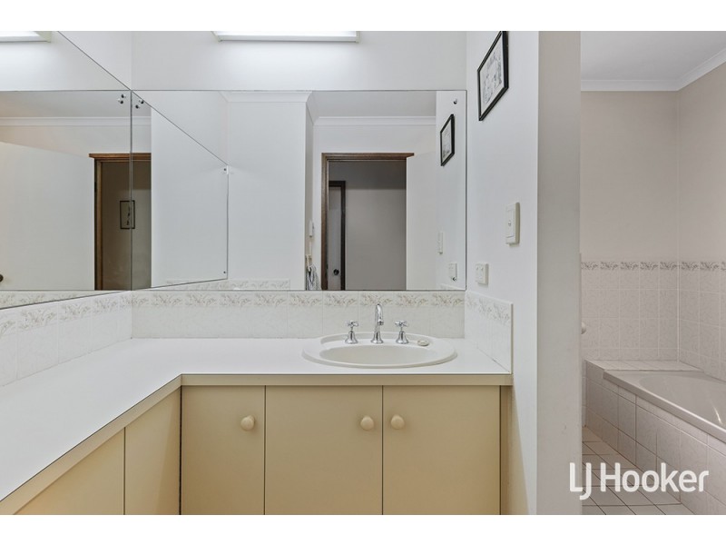 5 Burton Mews, Aberfoyle Park SA 5159