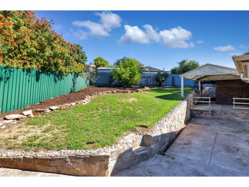 17 Haddington Court, Valley View SA 5093
