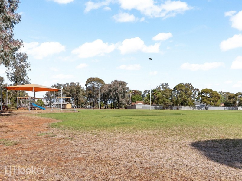 8 Hammond Avenue, Brahma Lodge SA 5109