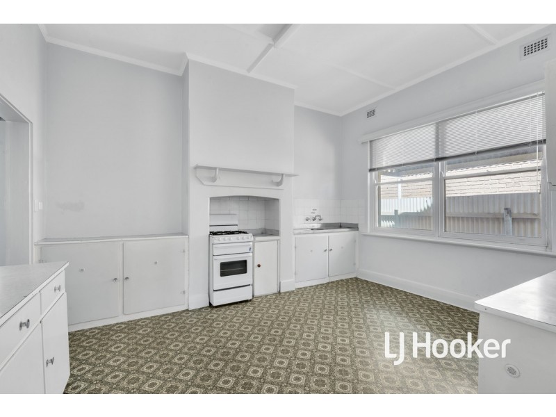 8 Victoria Street, Glandore SA 5037