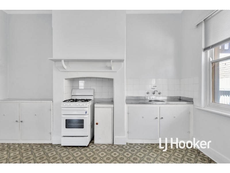 8 Victoria Street, Glandore SA 5037