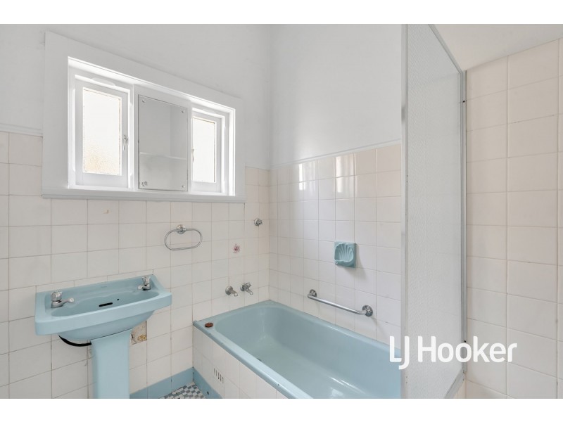 8 Victoria Street, Glandore SA 5037