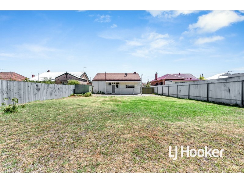 8 Victoria Street, Glandore SA 5037