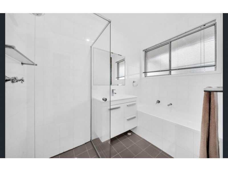 1 Catherine Drive, Redwood Park SA 5097