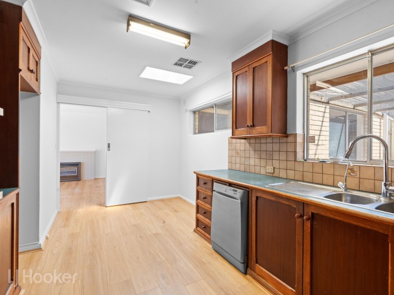 30 Robert Arnold Avenue, Valley View SA 5093