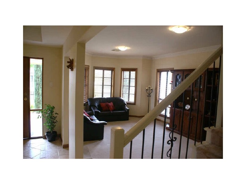 47 Lomond Circuit, Mawson Lakes SA 5095