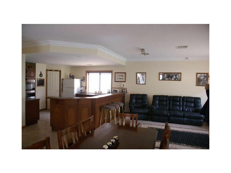 47 Lomond Circuit, Mawson Lakes SA 5095