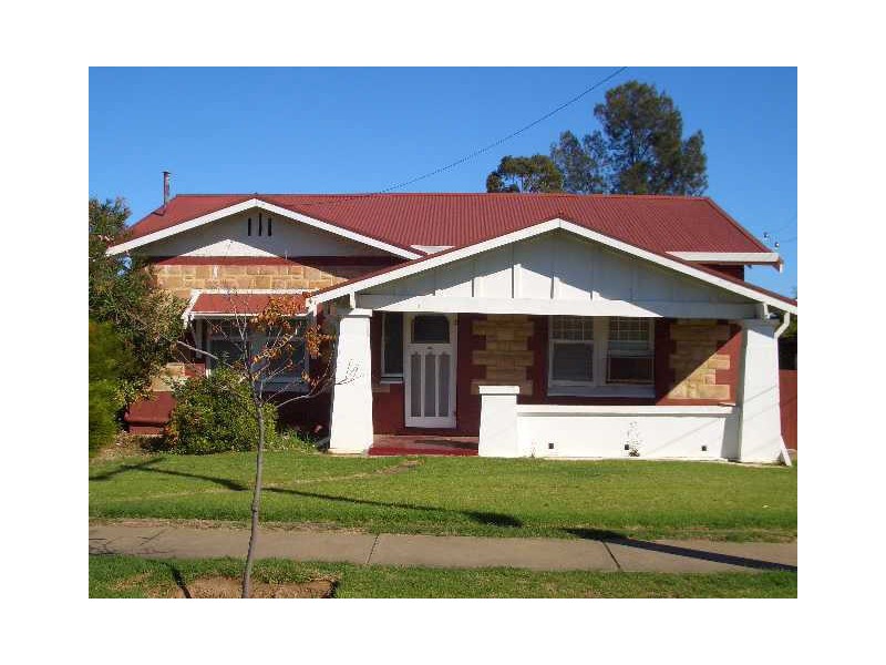 8 Poltawa Tce, Broadview SA 5083