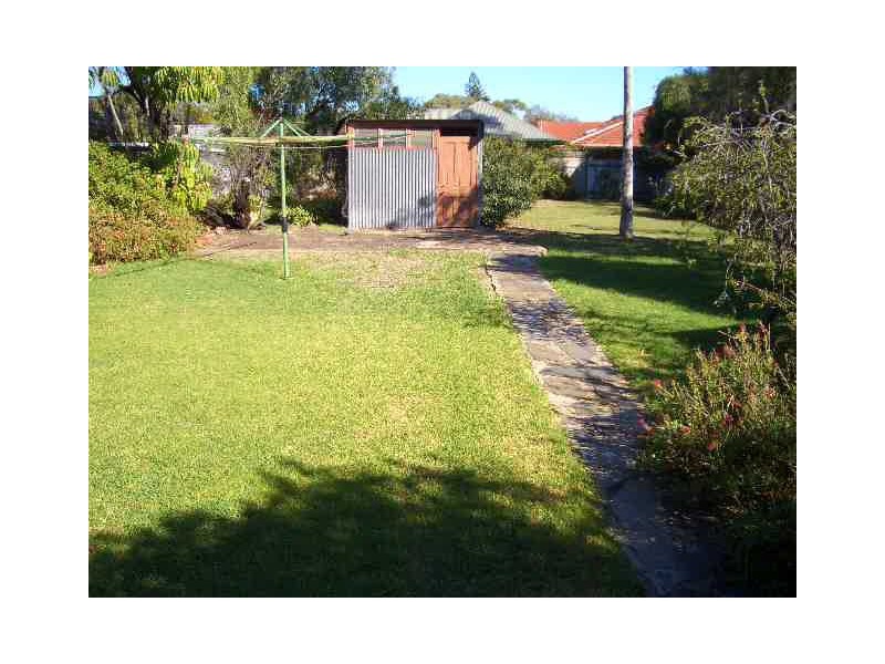 8 Poltawa Tce, Broadview SA 5083