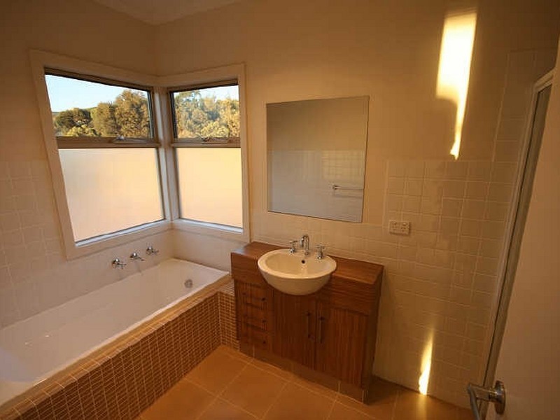 63 Kerley Street, Port Broughton SA 5522
