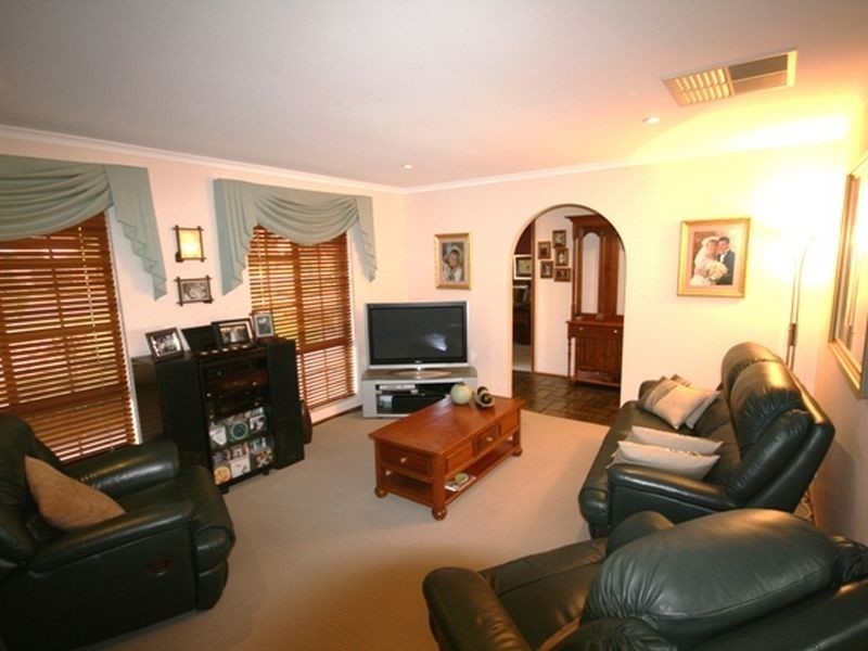 17 Pecos Court, Wynn Vale SA 5127