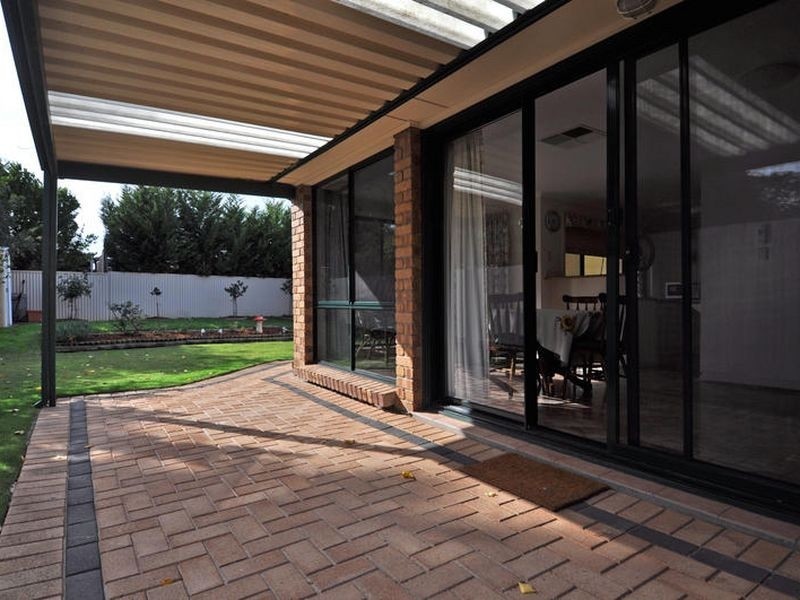 20 Macquarie Avenue, Hillcrest SA 5086