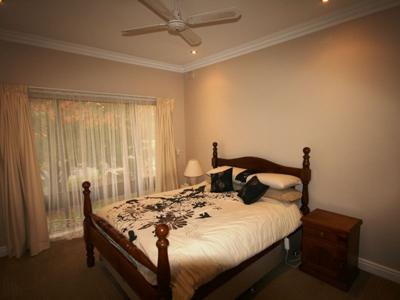 10 Delmonte Close, Fairview Park SA 5126