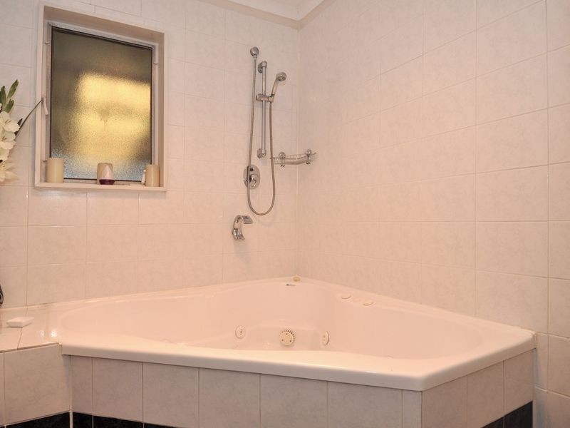 15 Eva Avenue, Redwood Park SA 5097