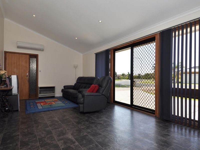 22 Thomson Crescent, North Haven SA 5018