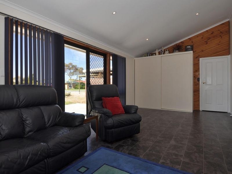 22 Thomson Crescent, North Haven SA 5018