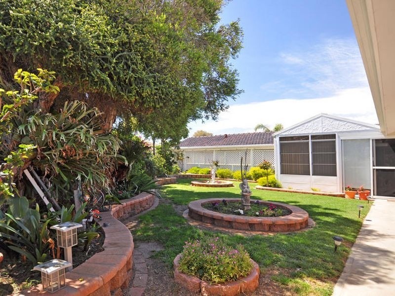 5 Thiele Crescent, West Lakes Shore SA 5020