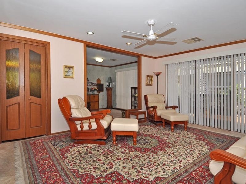 5 Thiele Crescent, West Lakes Shore SA 5020