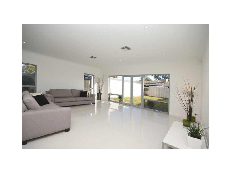 32B Angas Avenue, Vale Park SA 5081