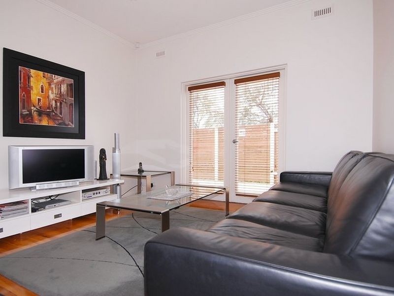 2 Reedie Street, Henley Beach SA 5022