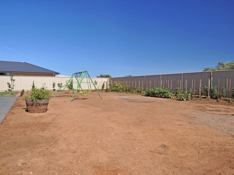 8 Claret Avenue, Virginia SA 5120