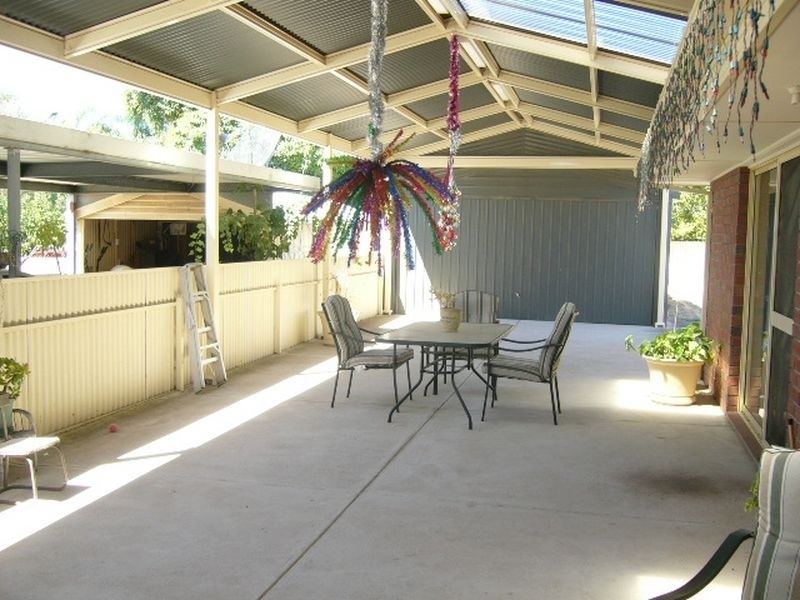 44 Pauls Drive, Valley View SA 5093