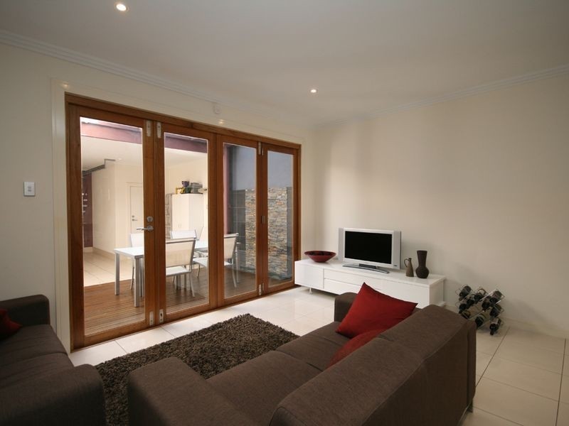 24 Junction Street, Mawson Lakes SA 5095