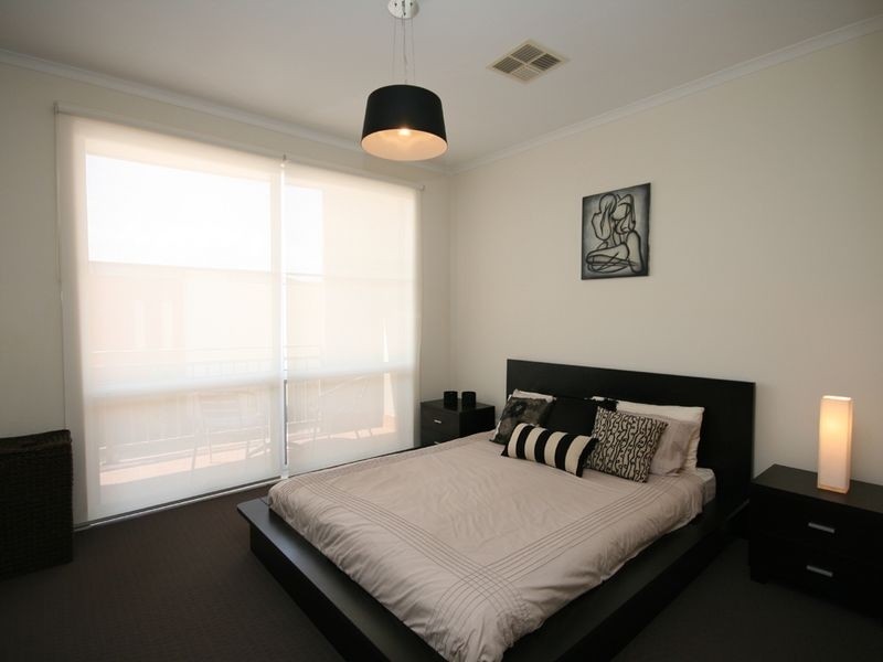 24 Junction Street, Mawson Lakes SA 5095