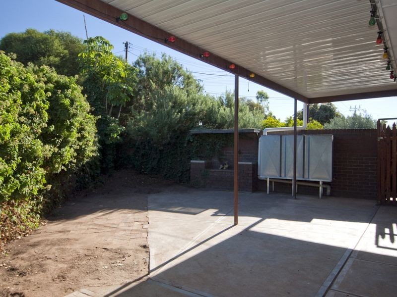 6 Kildare Avenue, Salisbury Downs SA 5108
