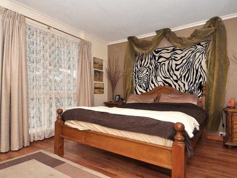 7 Campbell Road, Para Hills SA 5096