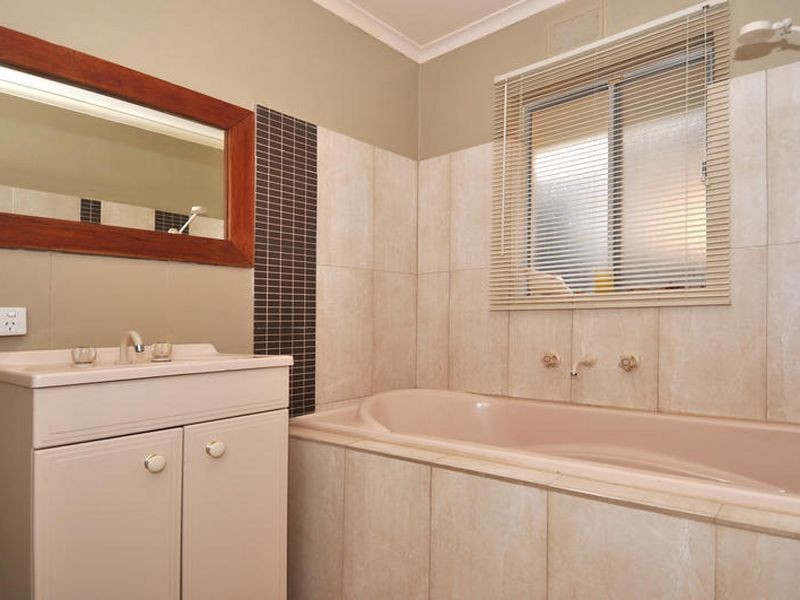 7 Campbell Road, Para Hills SA 5096