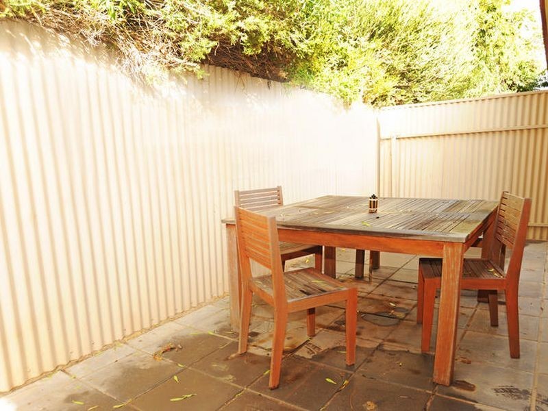 4/4 Strathmont Avenue, Gilles Plains SA 5086