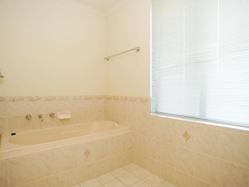 42 Hallett Avenue, Tranmere SA 5073