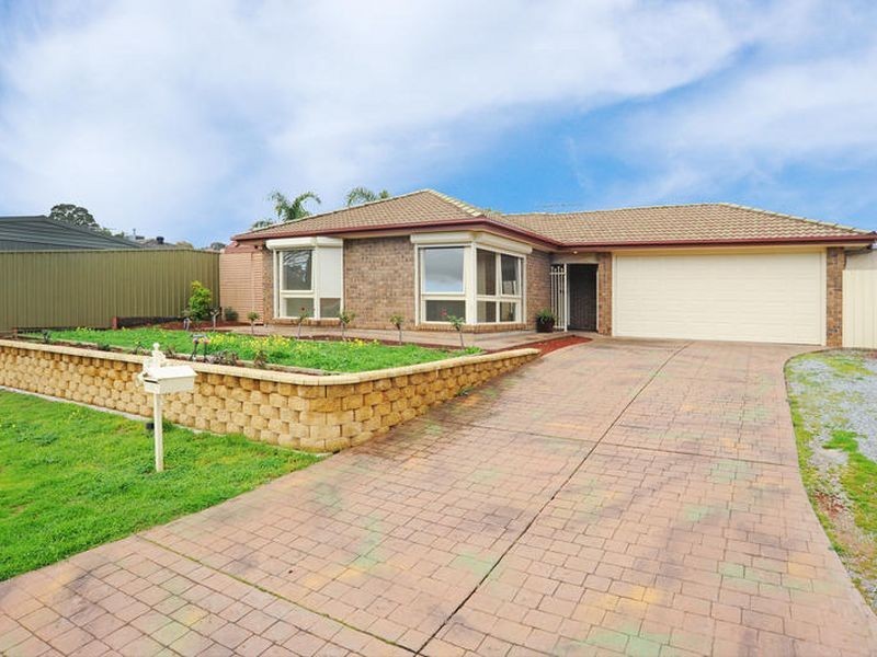 8 Holyoake Court, Hillbank SA 5112