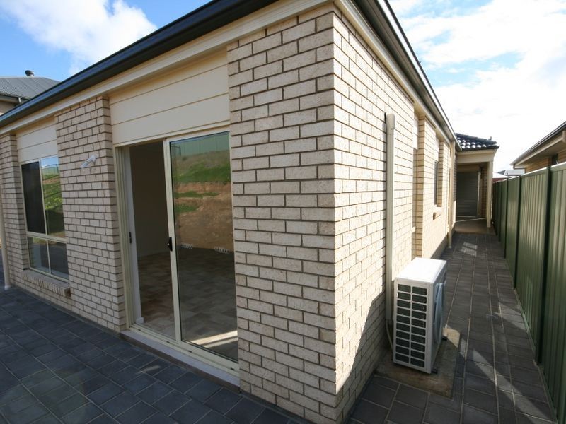 31 Macmillan Avenue, Mawson Lakes SA 5095