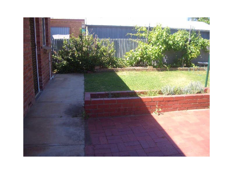 32 Deans Road, Campbelltown SA 5074