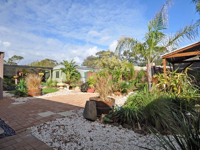 7 Campbell Drive, Para Hills SA 5096
