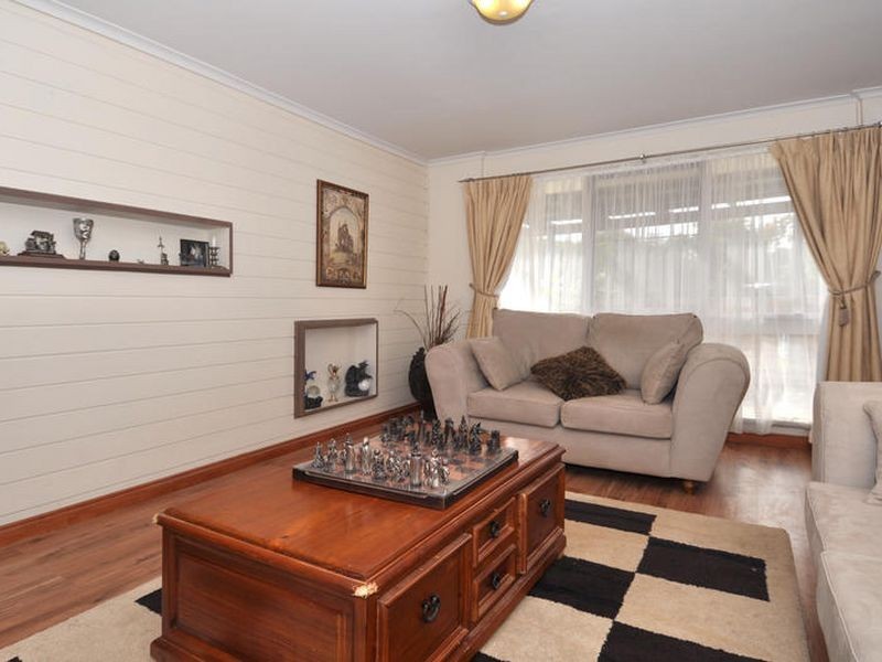 7 Campbell Drive, Para Hills SA 5096