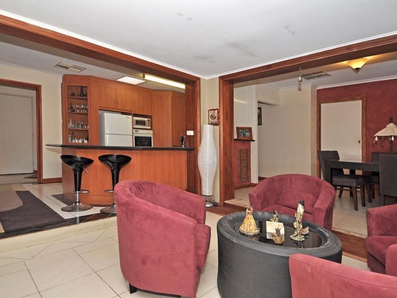 7 Campbell Drive, Para Hills SA 5096